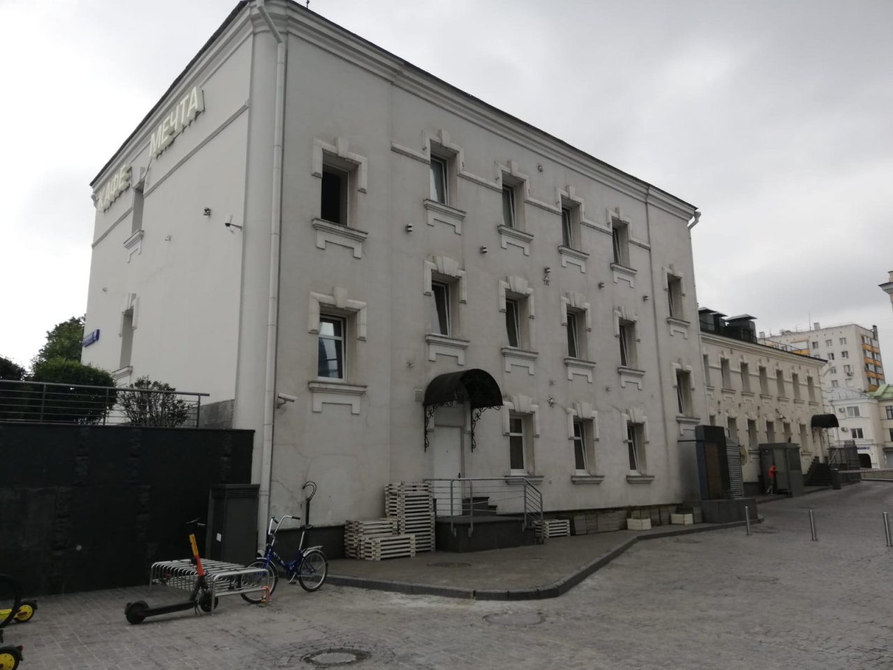 фасад дома, здание по адресу г Москва, ул Садовническая, д 84 стр 3